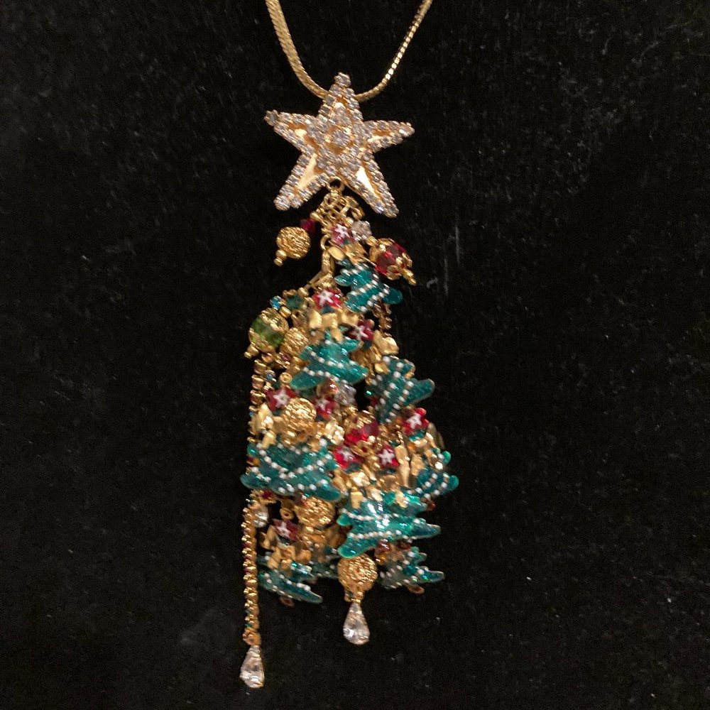 Oh Tannenbaum "Lunch at the Ritz" Christmas pin
